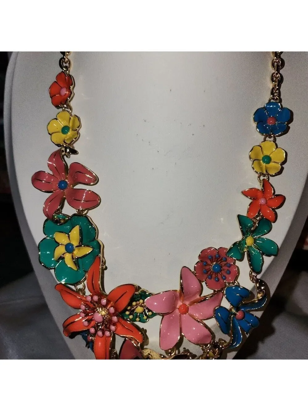 Talbots Floral Multicolor Gold Tone Necklace 21